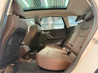BMW X1 2023 xDrive25Li X Design Suit interior photo 8