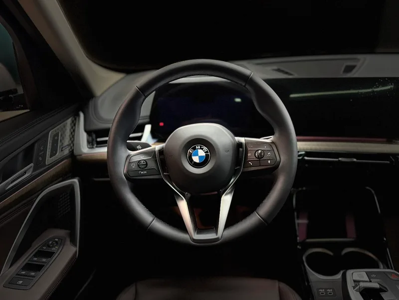 BMW X1 2023 xDrive25Li X Design Suit interior photo 10