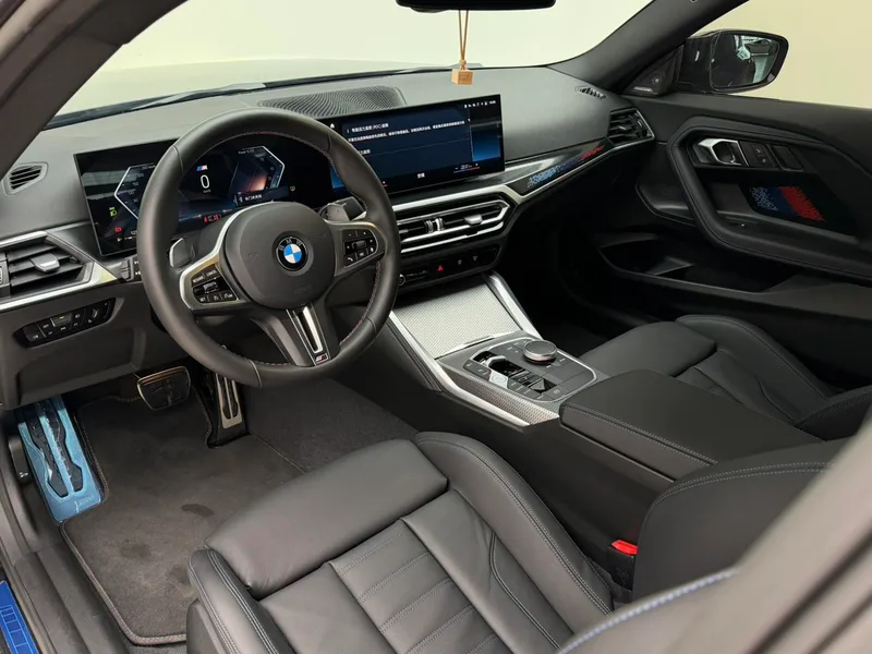 BMW 2 Series 2024 M240i Coupe interior photo 11 BMW 2 Series 2024 M240i Coupe interior photo 11