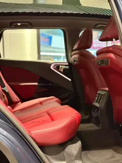 BMW X3 2025 xDrive30L Premium Class M Sports suit interior photo 10 BMW X3 2025 xDrive30L Premium Class M Sports suit interior photo 10