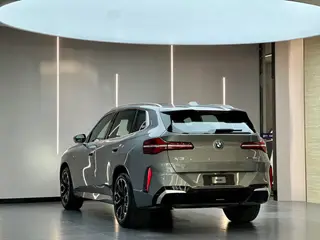 BMW X3 2025 xDrive30L Type de luxe M Ensemble de sport extérieur photo 4