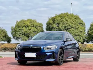 BMW 1 Series 2023 125i M Sports Obsidian Night Edition exterior photo 1