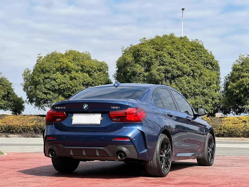 BMW 1 Series 2023 125i M Sports Obsidian Night Edition exterior photo 5