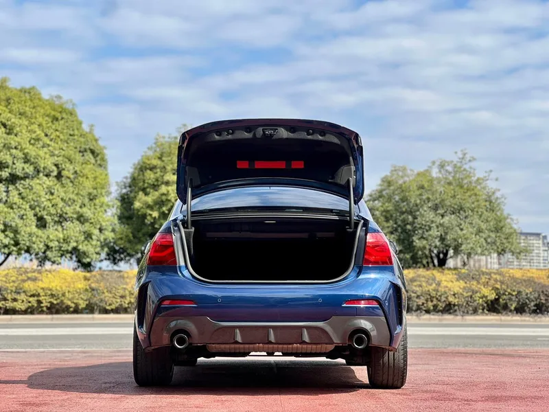 BMW 1 Series 2023 125i M Sports Obsidian Night Edition exterior photo 7