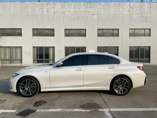 BMW 3 Series 2025 325Li M Conjunto deportivo exterior foto 3 BMW 3 Series 2025 325Li M Conjunto deportivo exterior foto 3