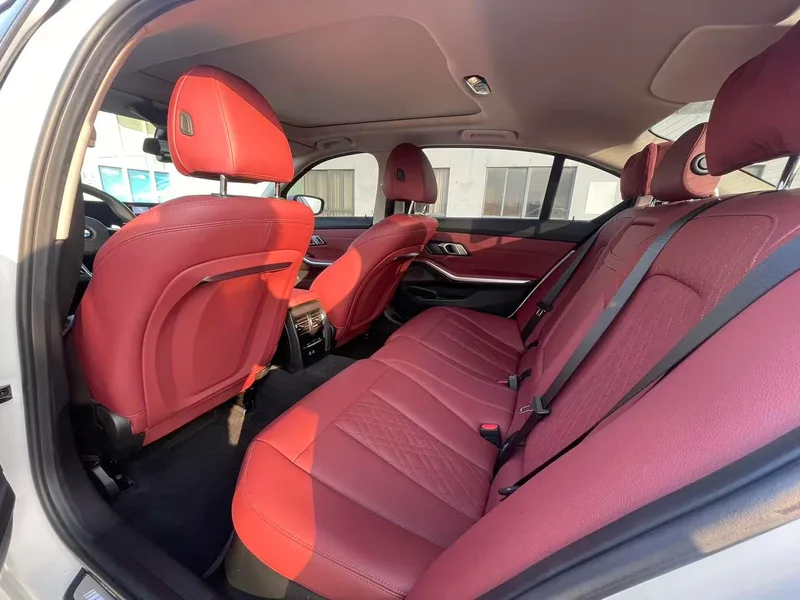 BMW 3 Series 2025 325Li M Conjunto deportivo interior foto 9 BMW 3 Series 2025 325Li M Conjunto deportivo interior foto 9