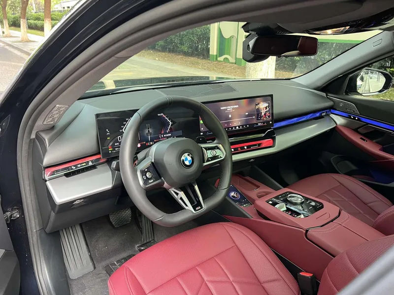 BMW 5 Series 2025 530Li Leading Type M Sports suit exterior photo 9 BMW 5 Series 2025 530Li Leading Type M Sports suit exterior photo 9