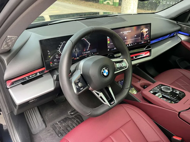BMW 5 Series 2025 530Li Leading Type M Sports suit interior photo 15 BMW 5 Series 2025 530Li Leading Type M Sports suit interior photo 15