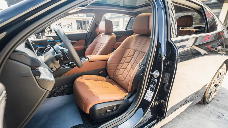BMW 5 Series 2024 530Li Leading Type Luxury Set exterior photo 4 BMW 5 Series 2024 530Li Leading Type Luxury Set exterior photo 4