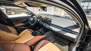 BMW 5 Series 2024 530Li Leading Type Luxury Set interior photo 7 BMW 5 Series 2024 530Li Leading Type Luxury Set interior photo 7