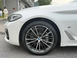 BMW 5 Series 2023 Restyling 530Li Leading Type M Sports suit exterior photo 4