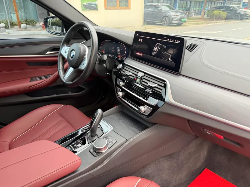BMW 5 Series 2023 Restyling 530Li Leading Type M Sports suit exterior photo 5