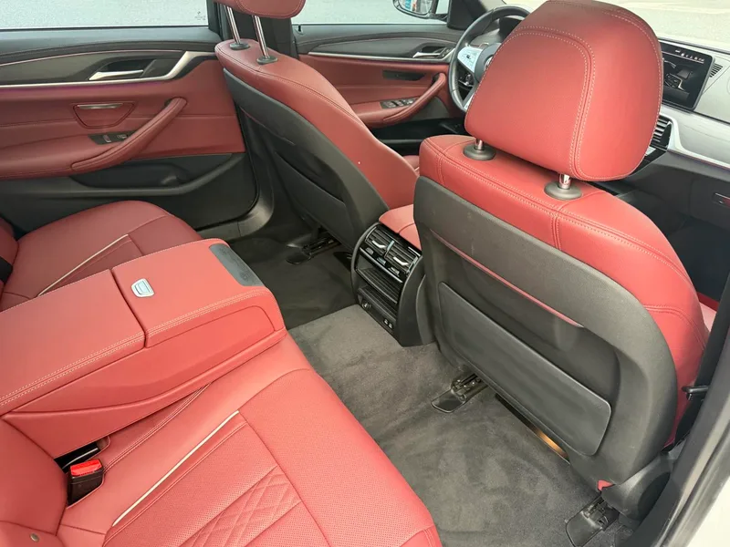 BMW 5 Series 2023 Restyling 530Li Leading Type M Sports suit interior photo 11