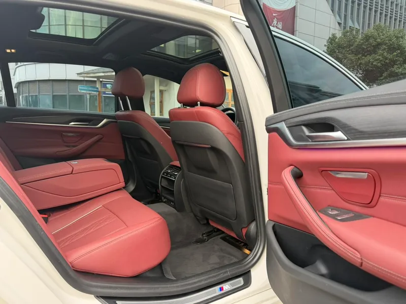 BMW 5 Series 2023 Restyling 530Li Leading Type M Sports suit interior photo 13