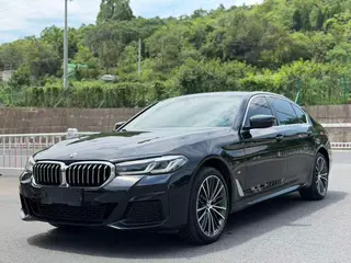 BMW 5 Series 2023 530Li Líder M Conjunto deportivo