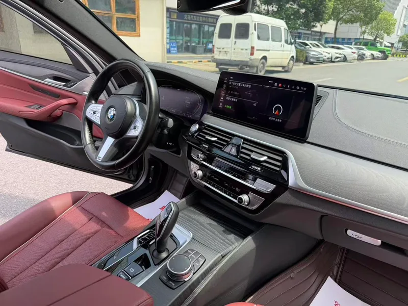 BMW 5 Series 2023 530Li Leading Type M Sports suit interior photo 12 BMW 5 Series 2023 530Li Leading Type M Sports suit interior photo 12