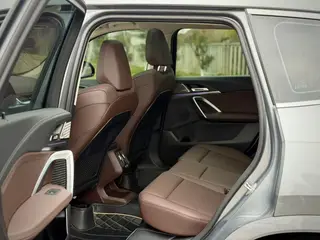 BMW X1 2023 sDrive25Li M Sports suit interior photo 6