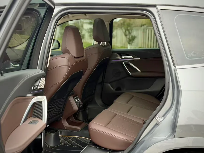 BMW X1 2023 sDrive25Li M Sports suit interior photo 6
