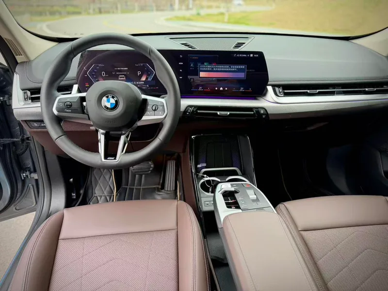 BMW X1 2023 sDrive25Li M Sports suit interior photo 8