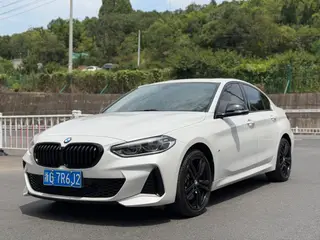 BMW 1 Series 2023 125i M Édition de nuit sportive Yao