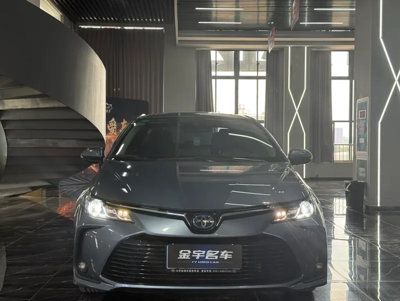 Toyota Corolla 2019 Double moteur 1.8L E-CVT GL-i Version d'élite extérieur photo 2 Toyota Corolla 2019 Double moteur 1.8L E-CVT GL-i Version d'élite extérieur photo 2