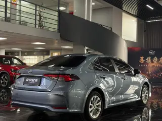 Toyota Corolla 2019 Double moteur 1.8L E-CVT GL-i Version d'élite intérieur photo 7 Toyota Corolla 2019 Double moteur 1.8L E-CVT GL-i Version d'élite intérieur photo 7