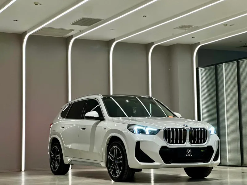 BMW X1 2023 sDrive25Li M Sports suit exterior photo 3