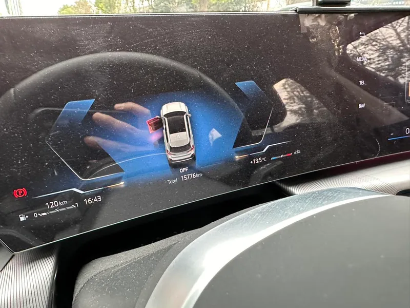 BMW X1 2023 sDrive25Li M Sports suit interior photo 11