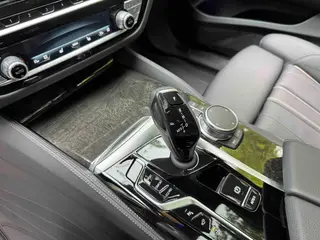 BMW 6 Series GT 2022 630i M Sports suit exterior photo 6