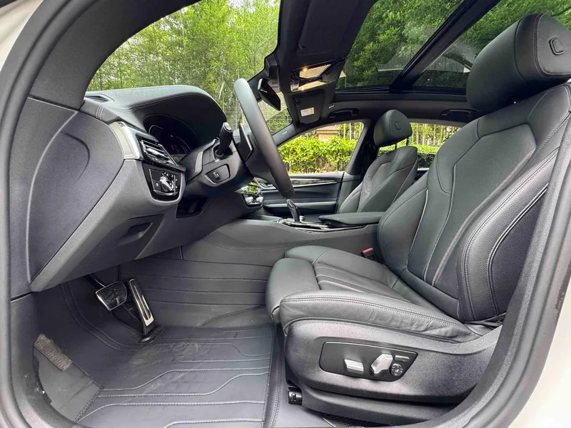 BMW 6 Series GT 2022 630i M Sports suit exterior photo 8
