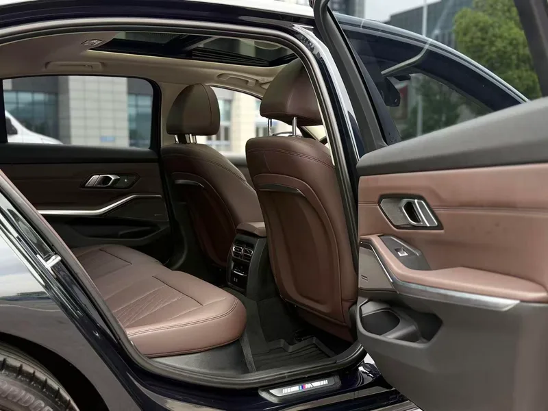 BMW 3 Series 2023 325Li M Sports Night Suit interior photo 13