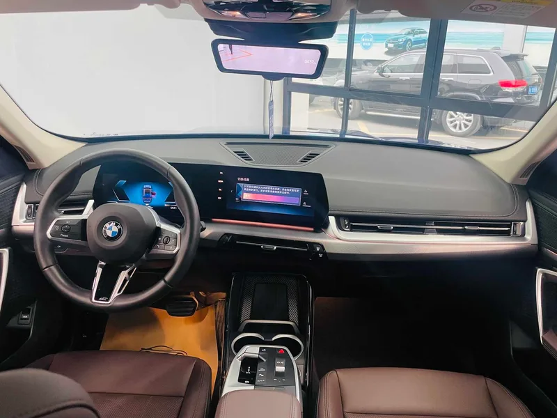 BMW X1 2023 sDrive25Li M Sports suit exterior photo 7