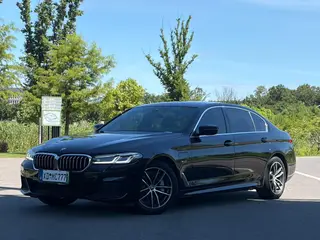 BMW 5 Series 2022 Deuxième lifting 535Le M Ensemble de sport