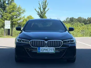 BMW 5 Series 2022 Segundo cambio 535Le M Conjunto deportivo exterior foto 2