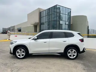 BMW X1 2023 sDrive20Li X Traje de diseño exterior foto 4 BMW X1 2023 sDrive20Li X Traje de diseño exterior foto 4