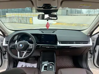 BMW X1 2023 sDrive20Li X Traje de diseño exterior foto 7 BMW X1 2023 sDrive20Li X Traje de diseño exterior foto 7