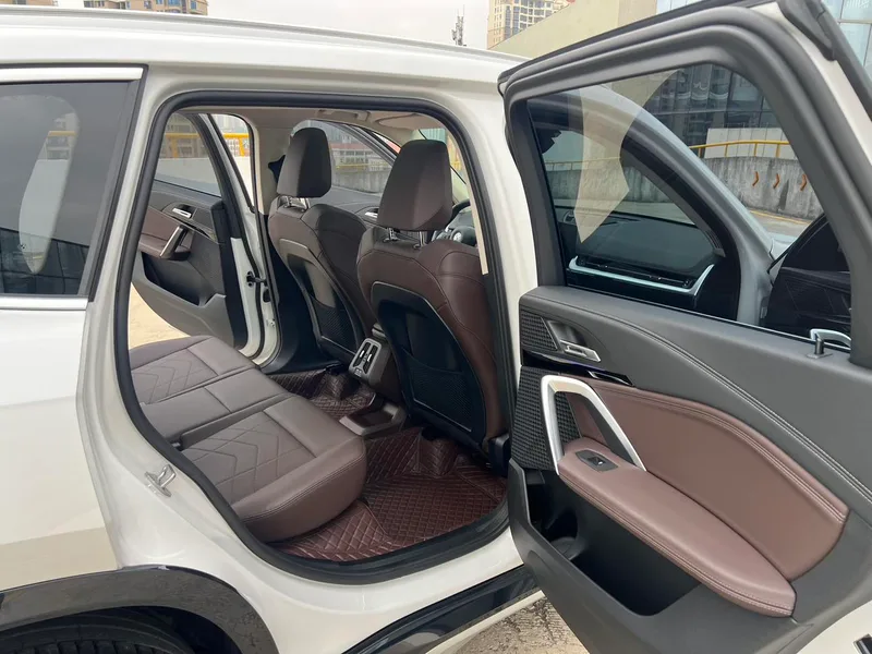 BMW X1 2023 sDrive20Li X Traje de diseño interior foto 8 BMW X1 2023 sDrive20Li X Traje de diseño interior foto 8