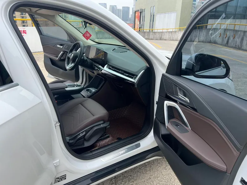 BMW X1 2023 sDrive20Li X Traje de diseño interior foto 10 BMW X1 2023 sDrive20Li X Traje de diseño interior foto 10