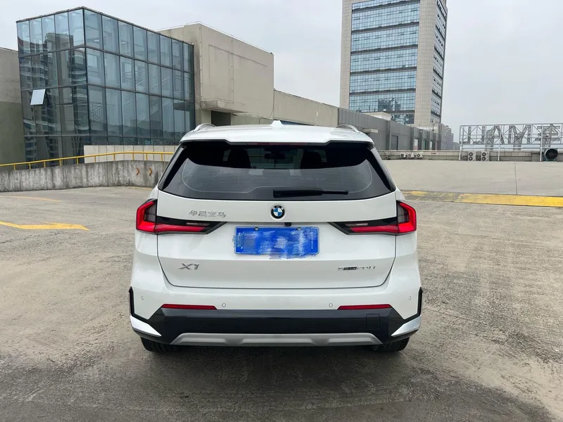 BMW X1 2023 sDrive20Li X Traje de diseño interior foto 14 BMW X1 2023 sDrive20Li X Traje de diseño interior foto 14