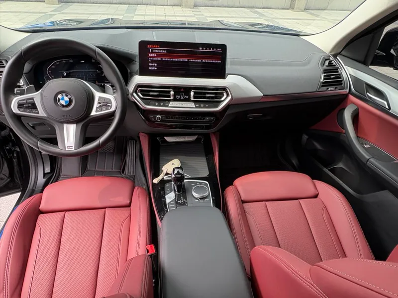 BMW X4 2022 xDrive 25i M Sports suit interior photo 8 BMW X4 2022 xDrive 25i M Sports suit interior photo 8