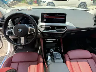 BMW X4 2022 xDrive 25i M Sports suit interior photo 9