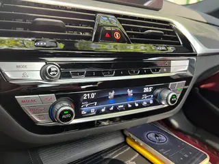 BMW 5 Series 2023 Reforma 530Li Líder M Conjunto deportivo interior foto 11 BMW 5 Series 2023 Reforma 530Li Líder M Conjunto deportivo interior foto 11