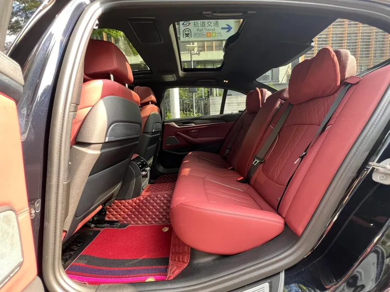 BMW 5 Series 2023 Reforma 530Li Líder M Conjunto deportivo interior foto 15 BMW 5 Series 2023 Reforma 530Li Líder M Conjunto deportivo interior foto 15