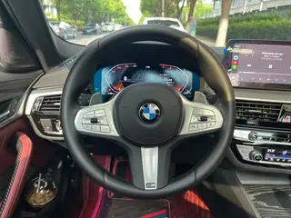 BMW 5 Series 2023 Reforma 530Li Líder M Conjunto deportivo interior foto 16 BMW 5 Series 2023 Reforma 530Li Líder M Conjunto deportivo interior foto 16