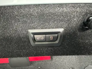 BMW 4 Series 2024 430i M Set de nuit de sport intérieur photo 14