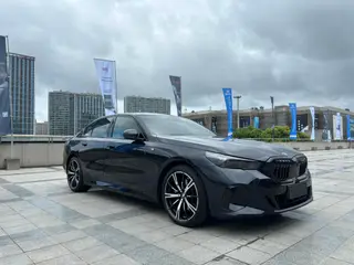 BMW 5 Series 2024 530i Premium Class M Sports suit exterior photo 3