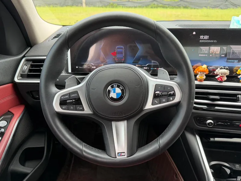 BMW 3 Series 2023 320i M Sports suit interior photo 10 BMW 3 Series 2023 320i M Sports suit interior photo 10