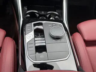 BMW 3 Series 2023 320i M Sports suit interior photo 13 BMW 3 Series 2023 320i M Sports suit interior photo 13
