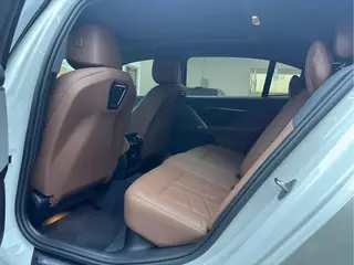 BMW 5 Series 2024 530Li Líder Traje de lujo interior foto 15