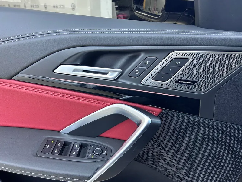 BMW X1 2023 sDrive25Li X Design Suit interior photo 9